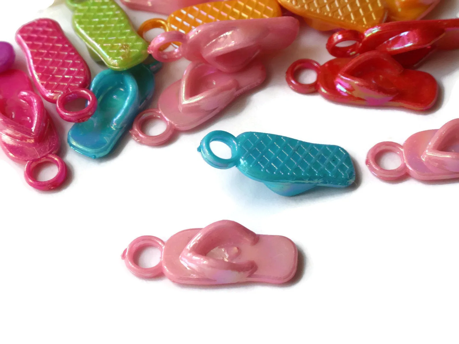40 22mm Flip Flop Charms Mixed Color Sandal Charms Miniature Plastic Shoe Beads bI2