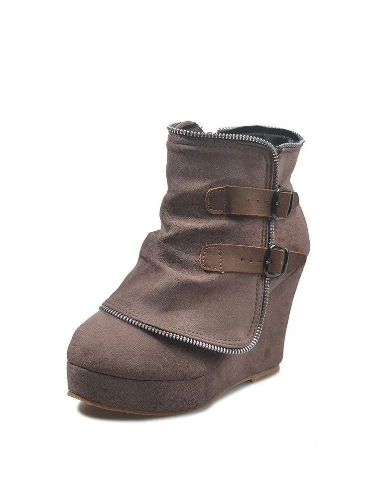 elveswallet Pointed wedge heel belt buckle zip-up boots