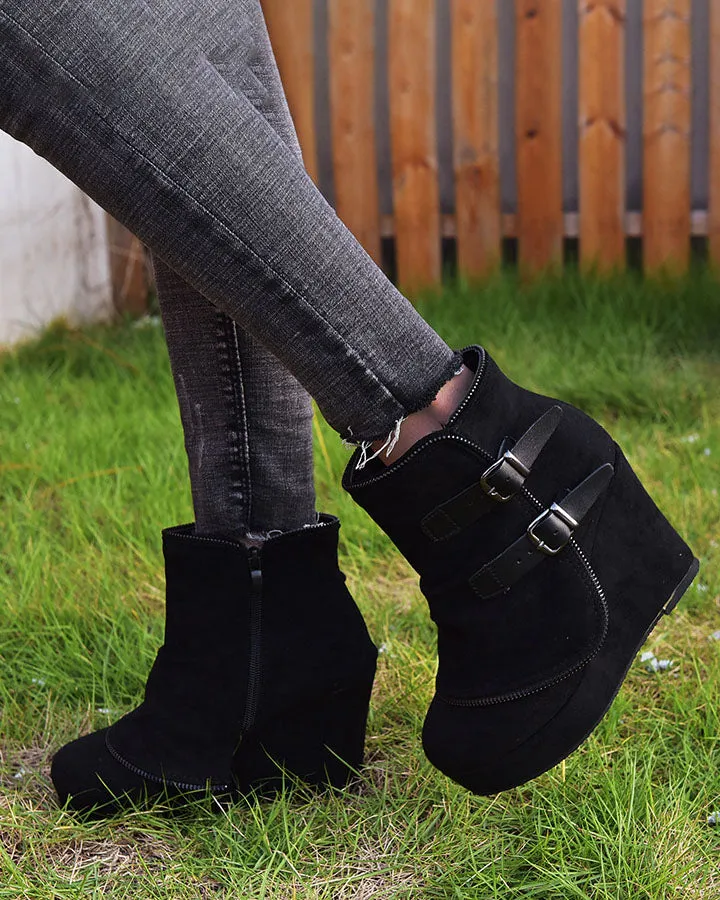 elveswallet Pointed wedge heel belt buckle zip-up boots