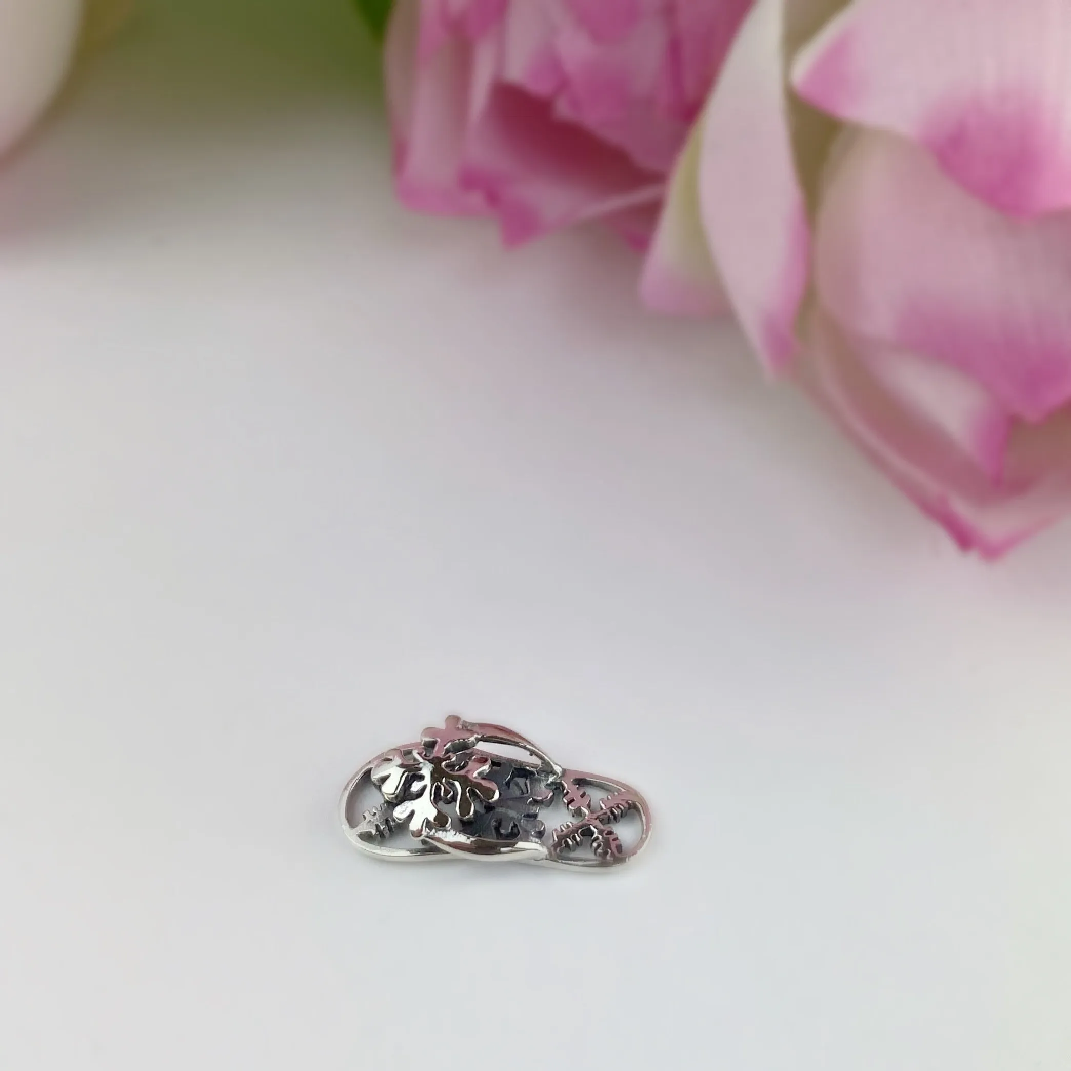 Silver Sandal Pendant - VP213